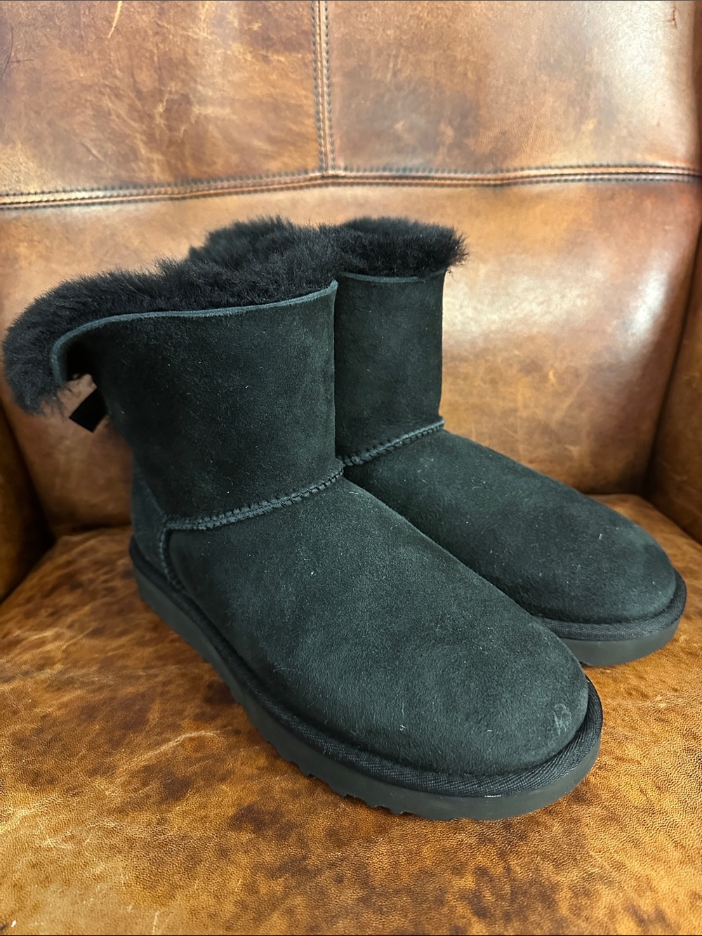 UGG Black Mini Bailey Bow II Short Suede Shearling Boot Women’s 7